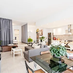 Luminoso Nuovalucello Apart- Giardino E Parcheggio Privato Apartment Catania